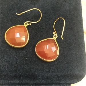 NWOT, Tear drop hanging earrings.